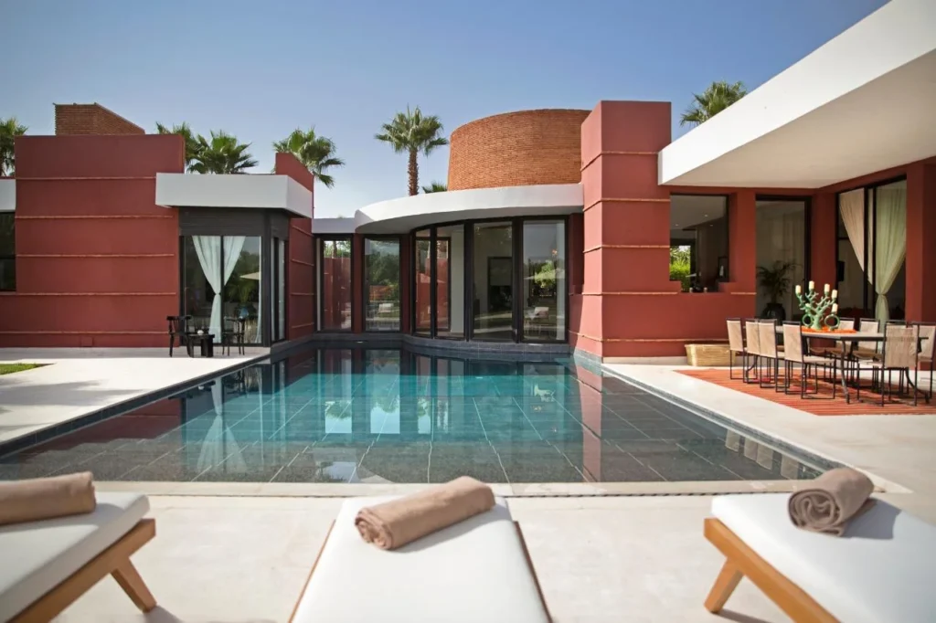 Villa hotel Marrakech luxe avec piscine privée et jardin élégant