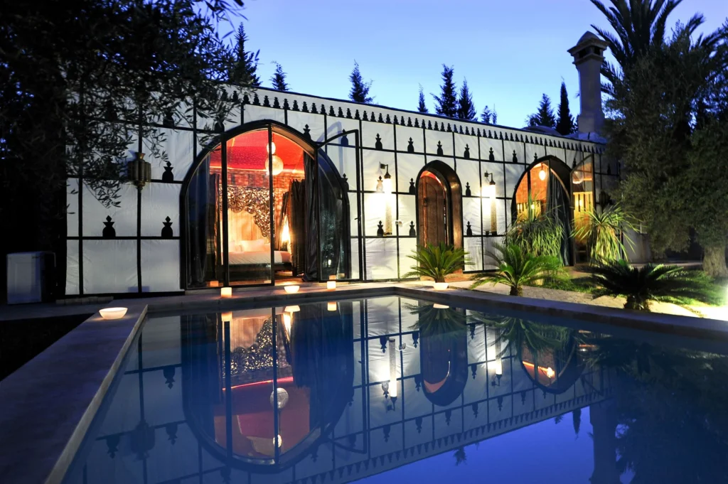 Villa luxe Marrakech avec piscine privée chauffée et vue panoramique sur les montagnes de l'Atlas